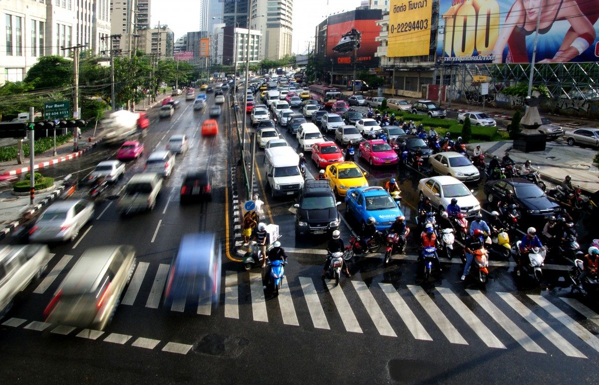 Photo : Chine : fin des véhicules essence et diesel, début d'une nouvelle dépendance