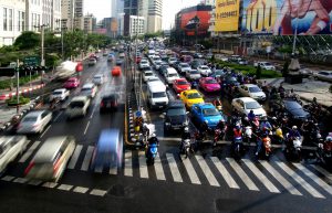 Chine : fin des véhicules essence et diesel, début d'une nouvelle dépendance