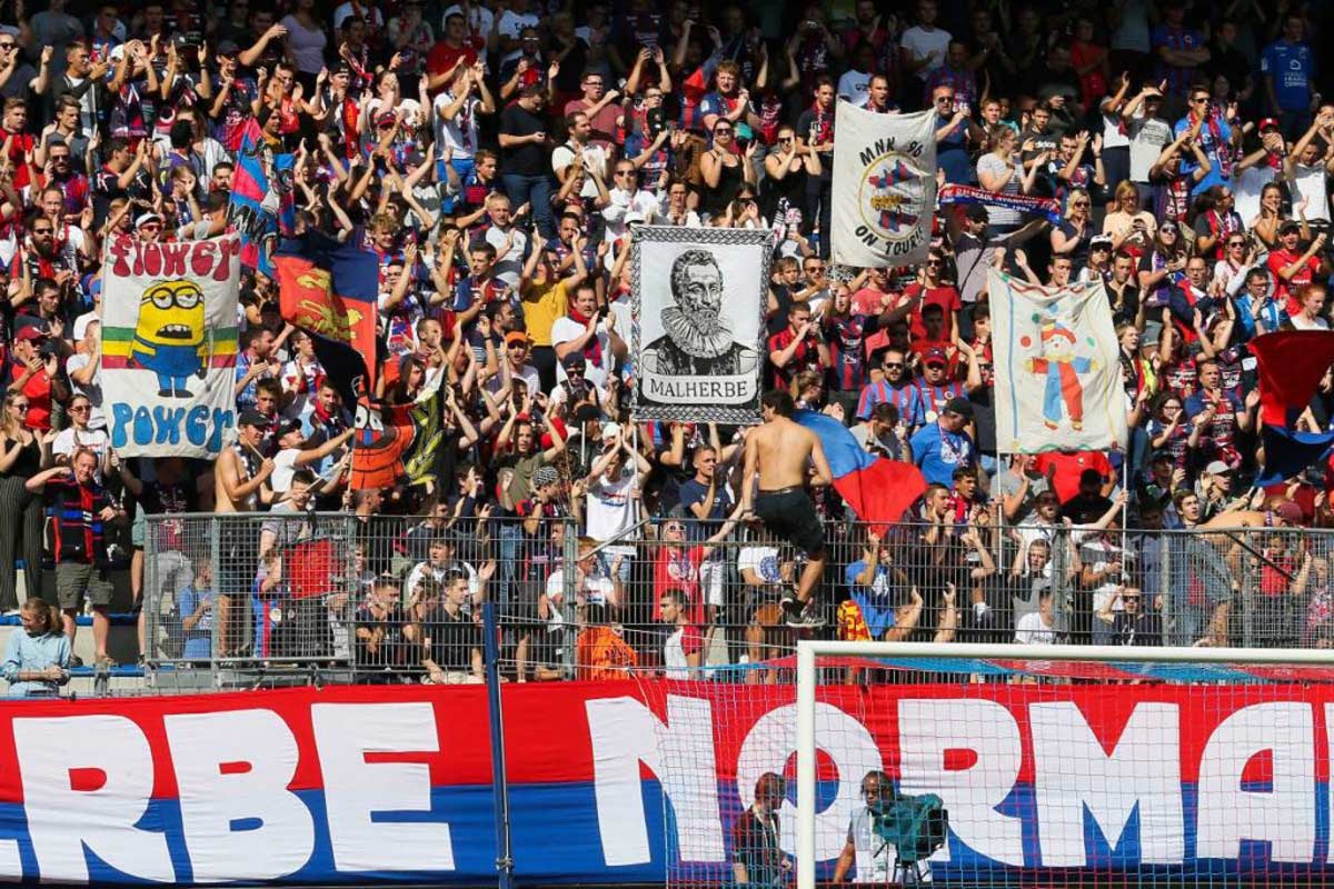 Photo : Quand les supporters du Stade Malherbe Caen donnent une leçon de management